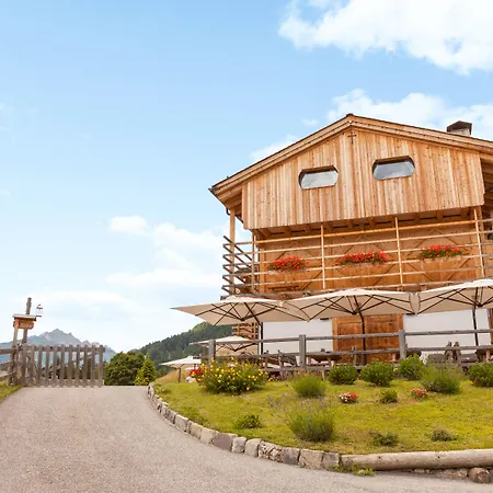 Chalet-Hotel Borgo Eibn Mountain Lodge, The Originals Relais-2
